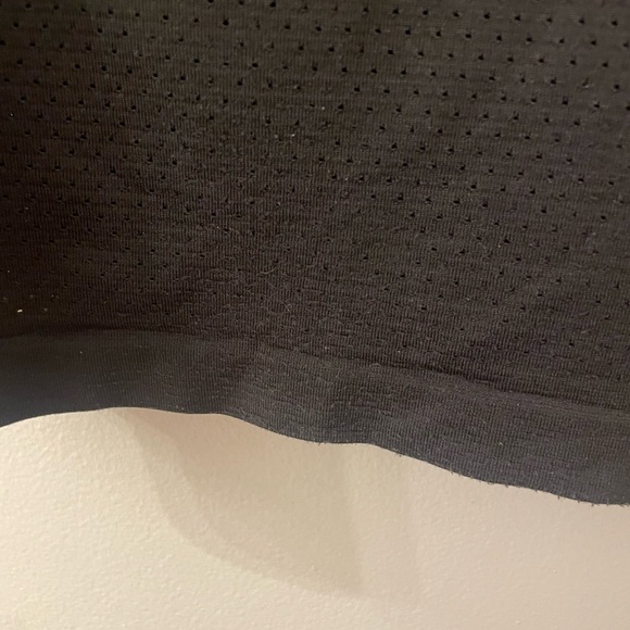 Lululemon black crop tank - Picture 2 of 6